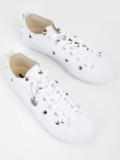 Shop Mcq By Alexander Mcqueen Sneakers In Optic White
