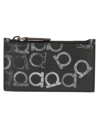 Shop Ferragamo Gancio Print Zipped Card Holder In Nero