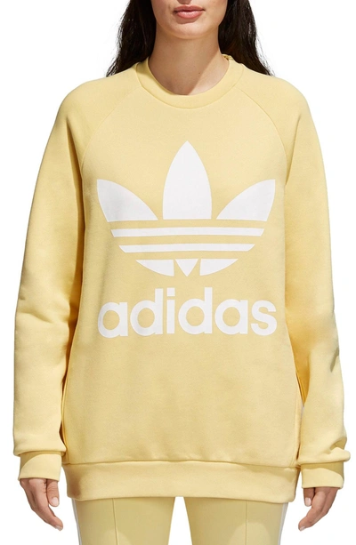 Ultimate løfte frakke Adidas Originals Women's Originals Oversized Trefoil Crew Sweatshirt,  Yellow | ModeSens