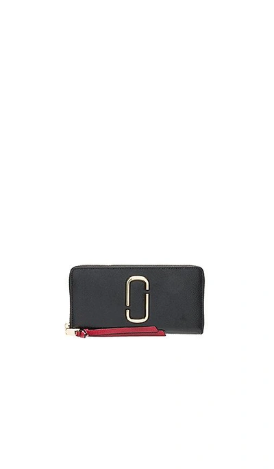 Shop Marc Jacobs Standard Continental Wallet In Black