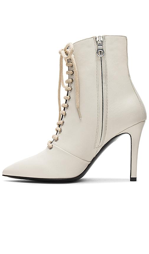 The Archive The Delancey Boot In White | ModeSens