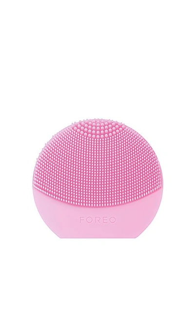 Shop Foreo Luna Play Plus In Pearl Pink