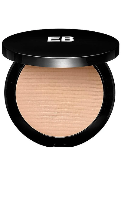 Shop Edward Bess Flawless Illusion Compact Foundation In Medium