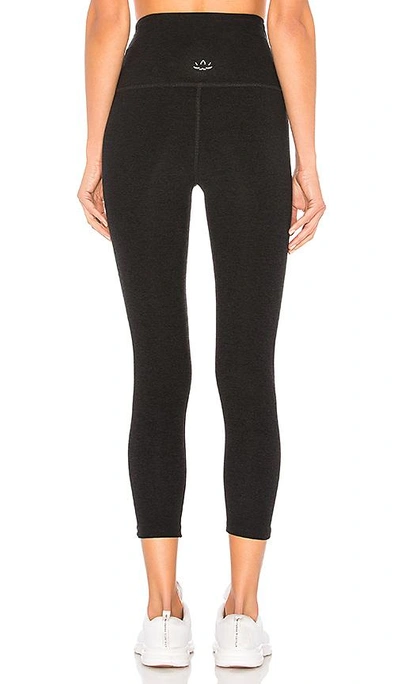 Beyond Yoga Cruz Scalloped High-waist Midi Leggings In Darkest Night