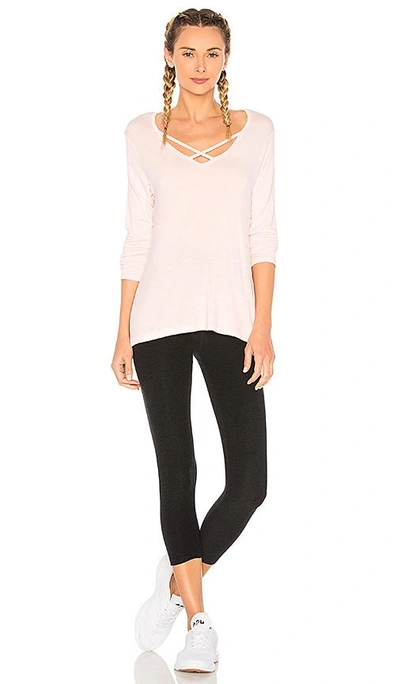 Beyond Yoga Cruz Scalloped High-waist Midi Leggings In Darkest Night