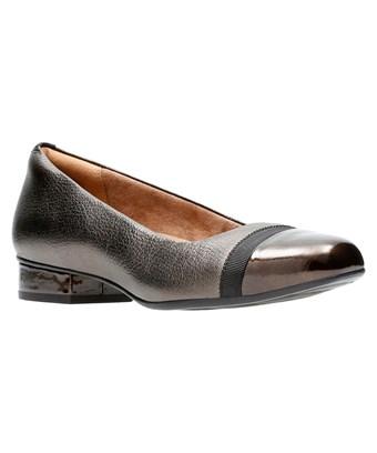 clarks unstructured flats