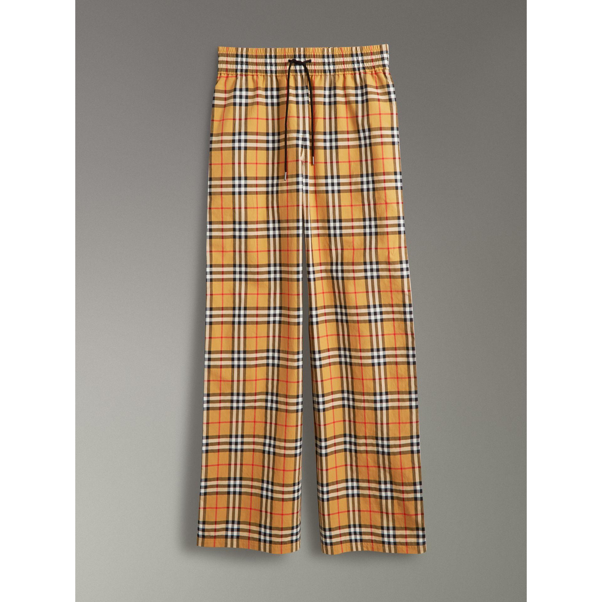 Burberry Hose Mit Vintage Check Muster Und Zugbandverschluss In Yellow Modesens
