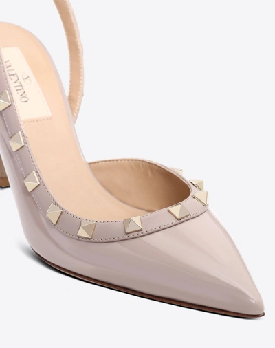 Shop Valentino Garavani Rockstud Patent-leather Slingback Pump 85 Mm In Poudre