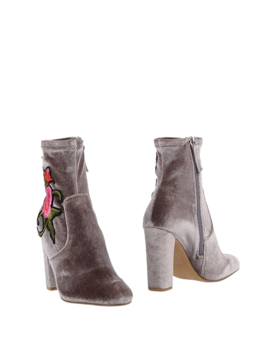 Shop Steve Madden Woman Ankle Boots Dove Grey Size 8 Textile Fibers