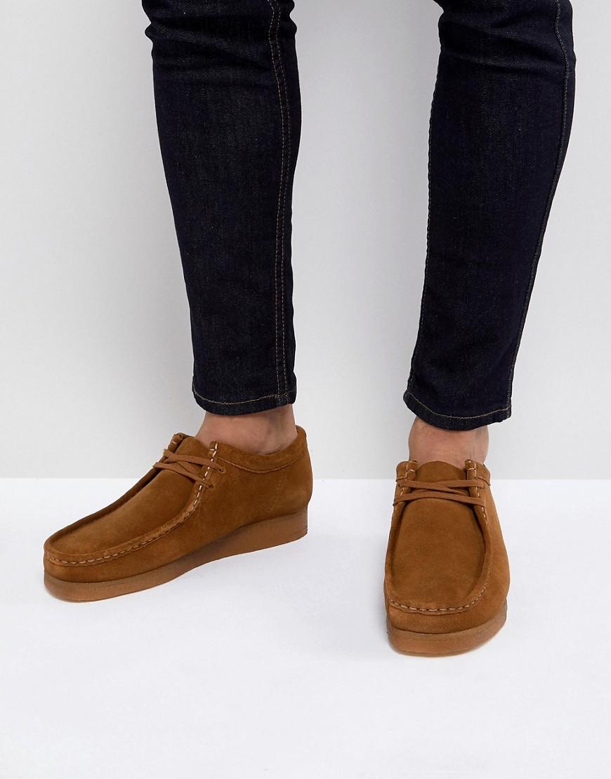 clarks wallabees tan suede