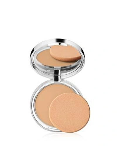 Shop Clinique Stay-matte Sheer Pressed Powder In Stay Honey