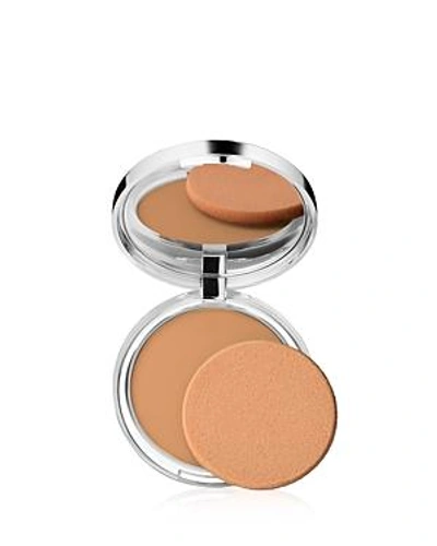Shop Clinique Stay-matte Sheer Pressed Powder In Stay Honey Wheat