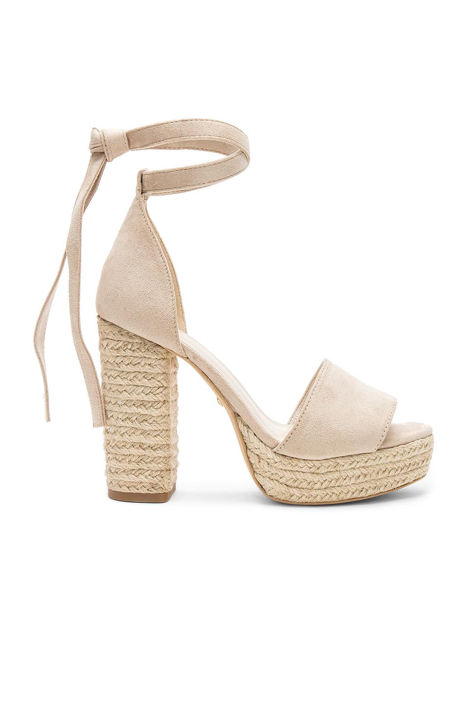 sookies heel in tan raye