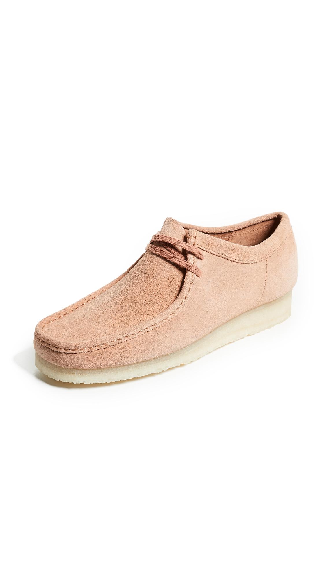 clarks wallabee sandstone