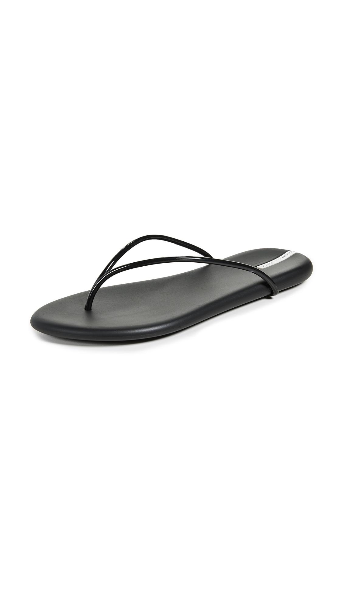 ipanema starck thing n thong sandal