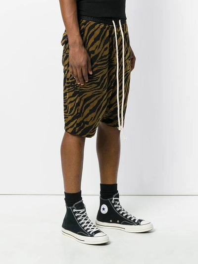 Shop Yuiki Shimoji Drawstring Tiger Print Shorts - Black