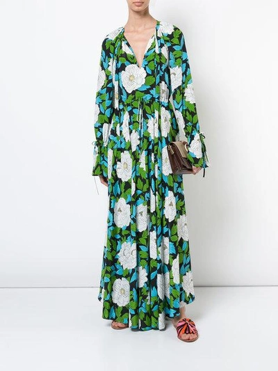 Shop Diane Von Furstenberg Langes Seidenkleid Mit Blumen-print In Green