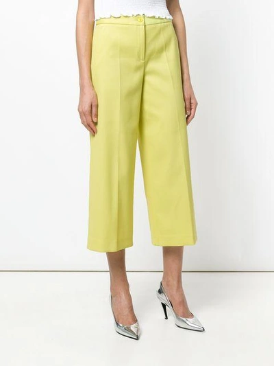Shop Boutique Moschino Wide-leg Cropped Trousers In Yellow & Orange