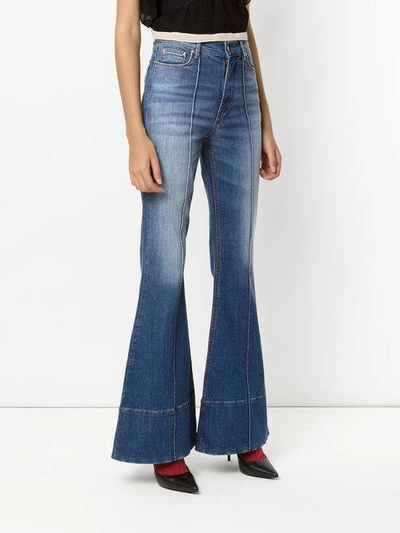 Shop Amapô Paris Flared Jeans In Azul