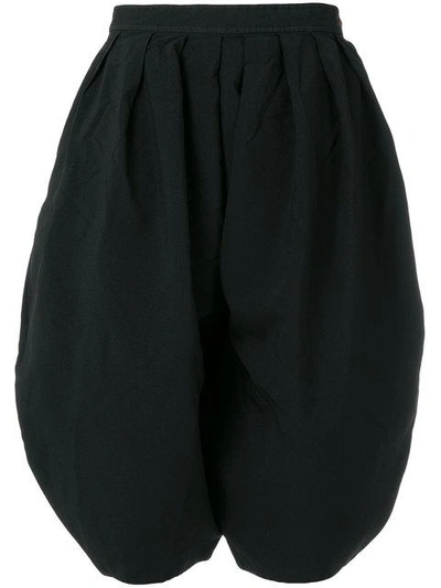Shop Comme Des Garçons Comme Des Garçons Round Pleated Shorts - Black