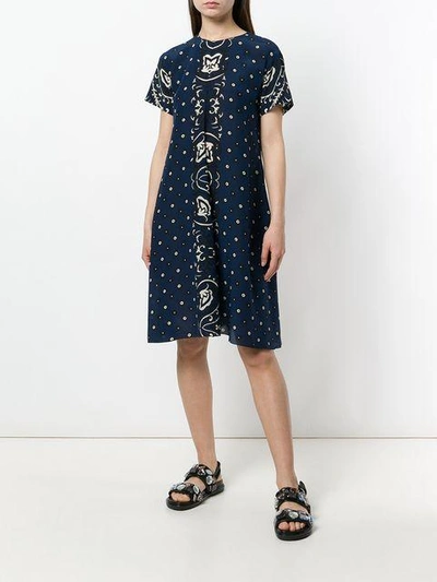 Shop Red Valentino Seidenkleid Mit Bandana-print In Blue