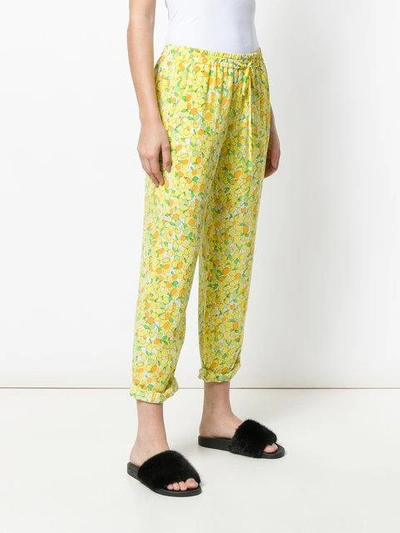 Shop Boutique Moschino Printed Cropped Trousers - Yellow