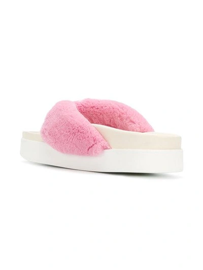 Shop Natasha Zinko Flip-flops Mit Pelzbesatz - Rosa In Pink