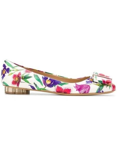 Shop Ferragamo Salvatore  Printed Vara Ballerina Shoes - White