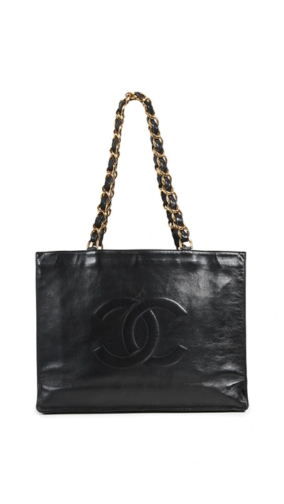 Shop Chanel Flat Chain Tote In Black