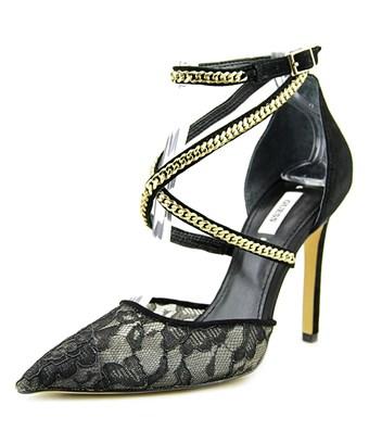 guess pumps black