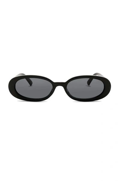 Le Specs Outta Love Oval-frame Acetate Sunglasses In Black & Smoke Mono