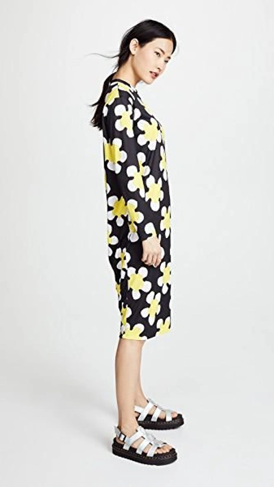 Shop Marc Jacobs Sac Slim Dress In Yellow Multi