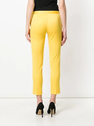 Shop Styland Cropped Design Trousers In Yellow