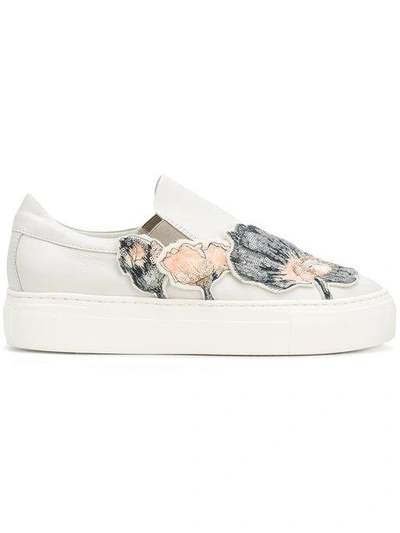 Shop Agl Attilio Giusti Leombruni Sneakers Mit Blumenapplikationen In Neutrals