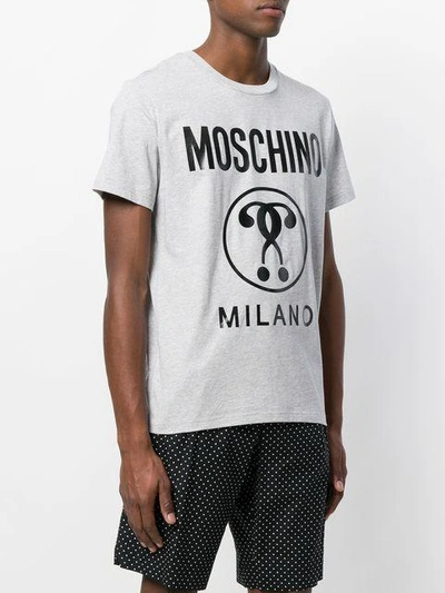 Shop Moschino T-shirt Mit Logo - Grau In Grey