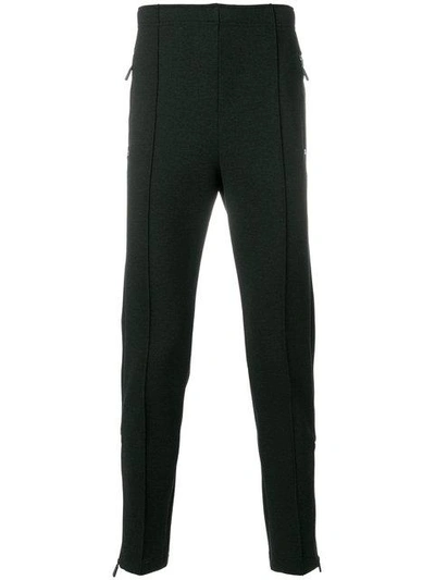 Shop Moncler Schmale Cropped-hose In 940
