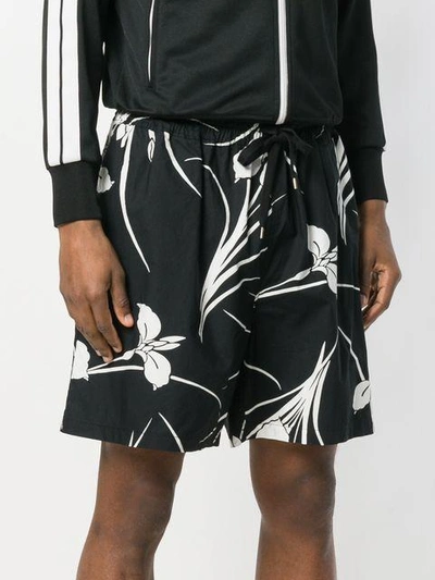 Shop N°21 Nº21 Floral Print Shorts - Black