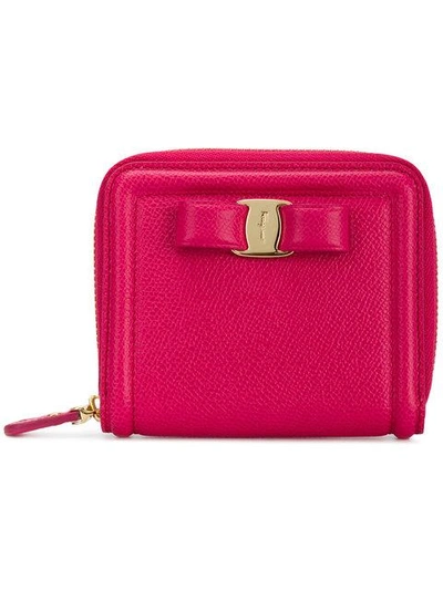 Shop Ferragamo Salvatore  Vara Bow Zip-around Wallet - Pink