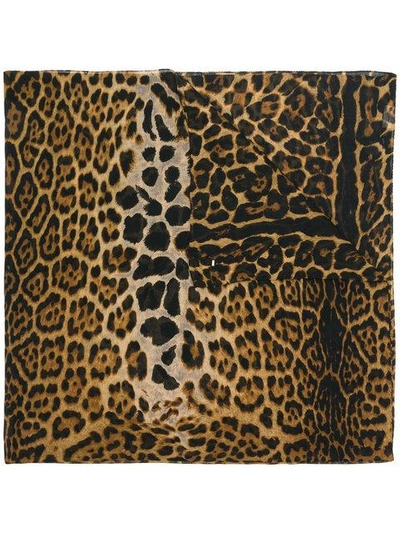 Shop Saint Laurent Schal Mit Leoparden-print In Brown