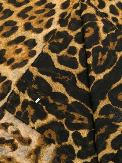 Shop Saint Laurent Schal Mit Leoparden-print In Brown