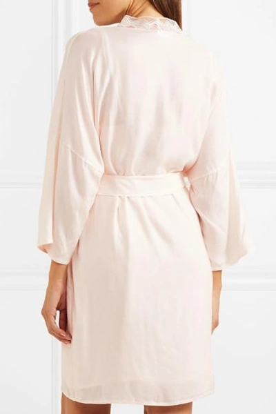 Shop Hanro Liane Lace-trimmed Jacquard Robe In Pastel Pink