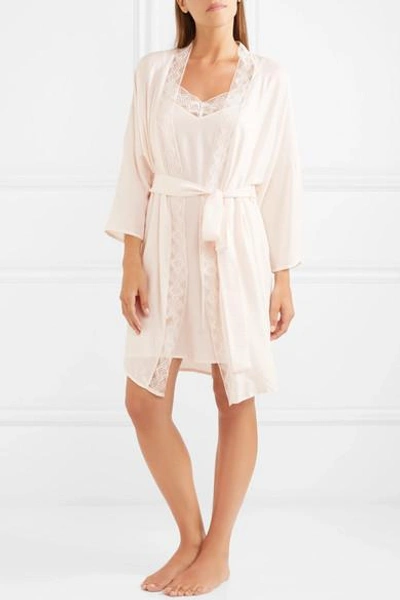 Shop Hanro Liane Lace-trimmed Jacquard Robe In Pastel Pink