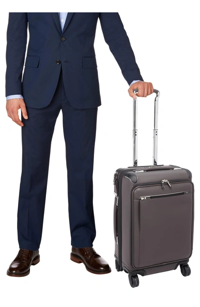 Tumi gatwick top