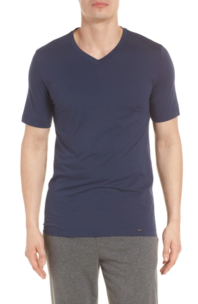 Shop Hanro Liam V-neck T-shirt In Midnight Navy