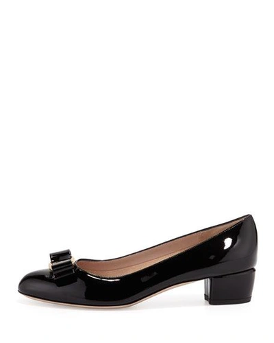 Ferragamo Vara Bow-embellished Patent-leather Pumps In Black
