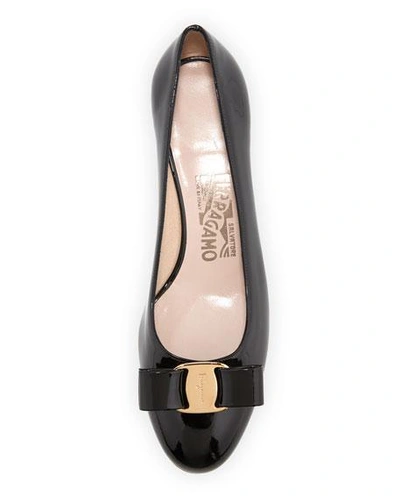 Shop Ferragamo Vara Bow Leather Low Pumps In Nero