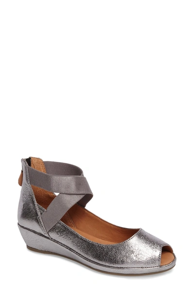 Gentle souls lisa hot sale peep toe wedge