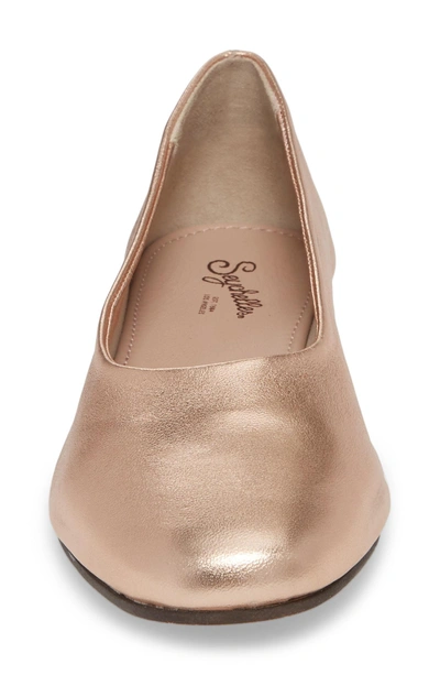Shop Seychelles Tour Guide Flat In Rose Gold Leather