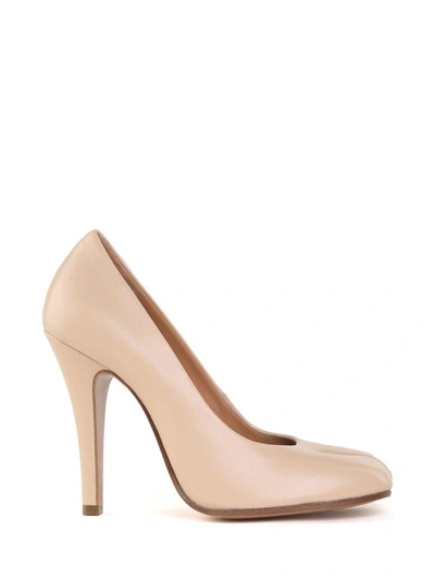 Shop Maison Margiela Tabi Split-toe Leather Pumps In Avorio