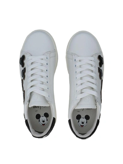 Shop Moa Master Of Arts Trainer Moa Mickey Mouse In Pelle Bianca E Nera In Bianco